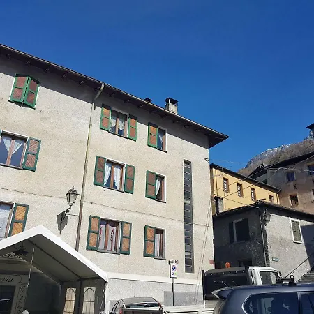 Di Claudia Panzió *